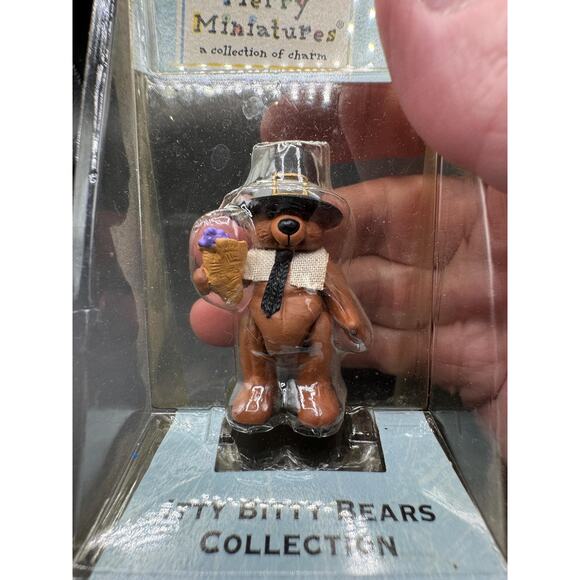 Hallmark Merry Miniatures Itty Bitty Bears Blessing Figure 2002 NEW -S1M - Picture 2 of 8